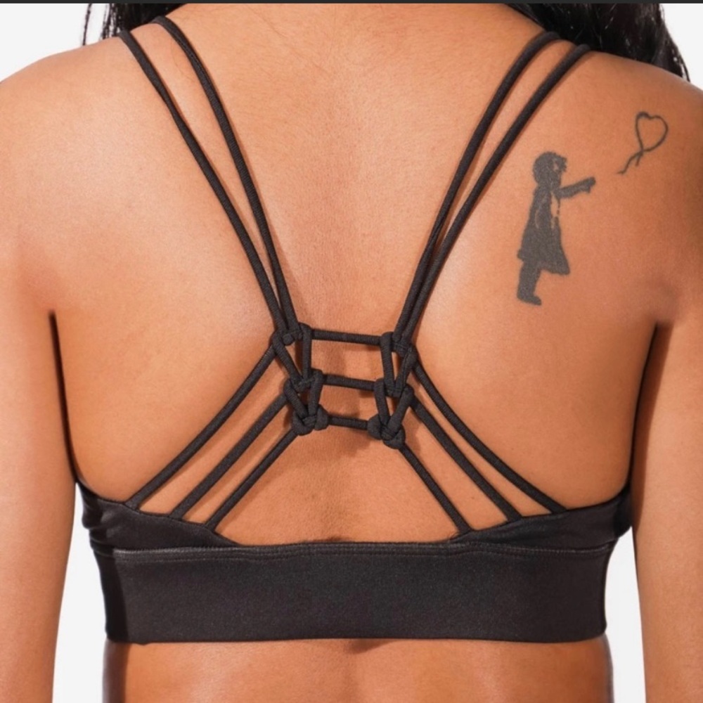 High support strappy sports bra - black